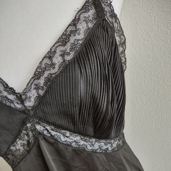 Vintage goth 40s inspired slip - Picture 3 of 7